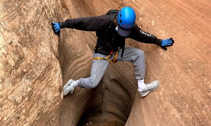Private 5-7 Hour Canyoneering Day Tour in Moab