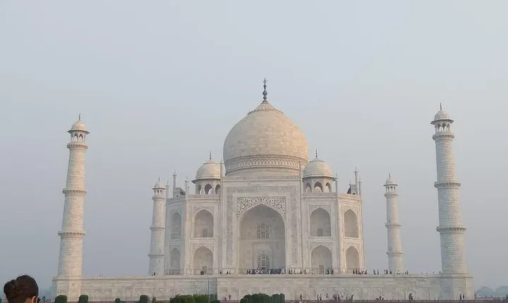 Taj Mahal Sunrise Tour from Delhi