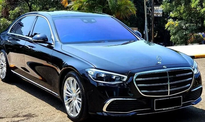 Rent Car Fullday Jakarta Mercedes E CLass ( Executive Car )