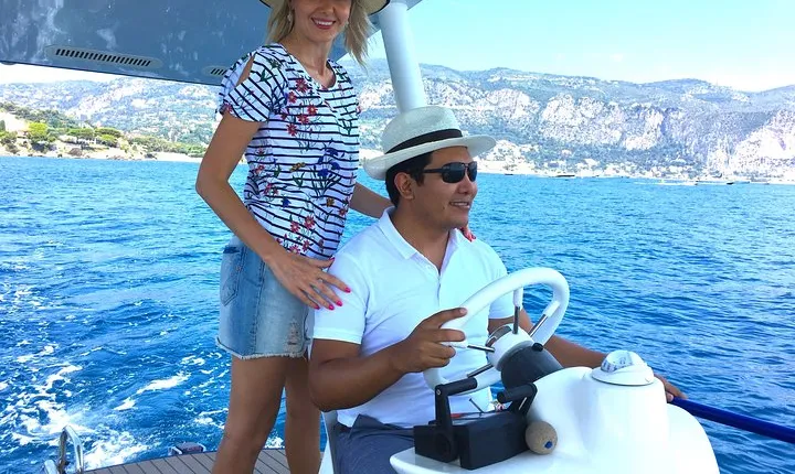 Romantic Private Tour for 2 plus guide on your own Solar Powered Boat