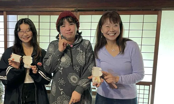 Tsumami Zaiku (Kanzashi) making Workshop in Abeno Osaka