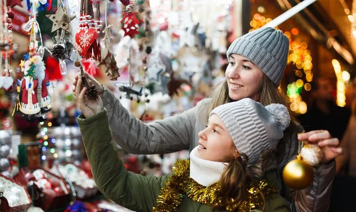 Berlin Christmas Magic: Enchanting Holiday Tour & Traditions