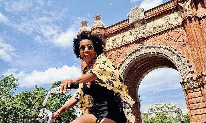 Sightseeing by Bike & Photo Shooting