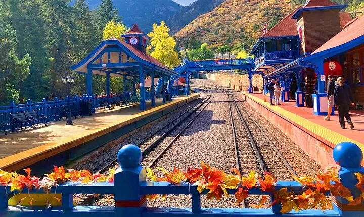 Pikes Peak COG Railway & Garden of Gods Tour
