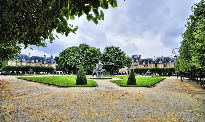 Le Marais Paris Private Transfers