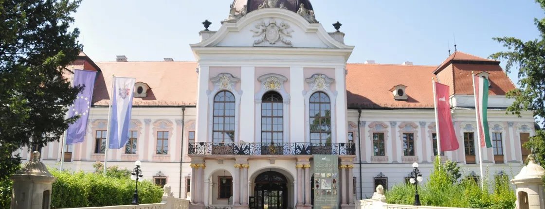 Half-day tour to Princess Sissi's Gödöllő royal palace from Budapest