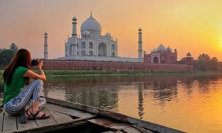 Taj Mahal Sunrise Tour From Delhi By Car