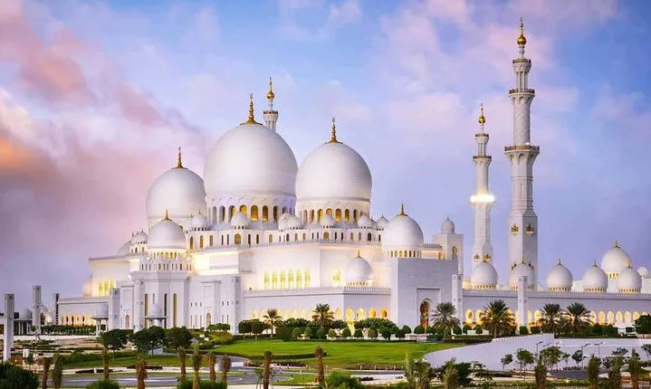 Abu Dhabi City Tour in 4x4 Private Vehicle, Dubai Pickup Option
