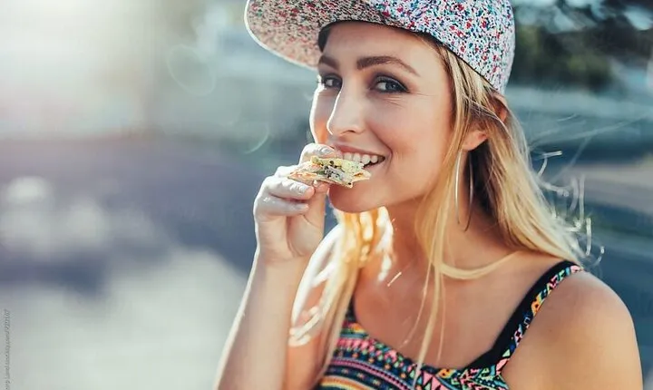 Eat 4 New York Foods and See 30 Sights Walking Tour