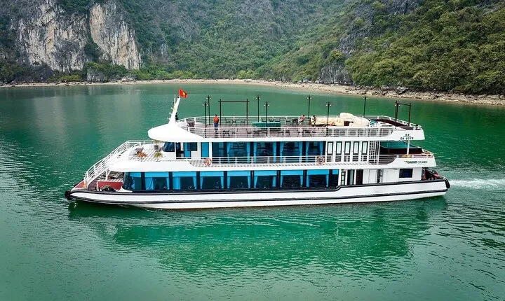 Ha Long Bay Deluxe Trip: 4 Hours Cruise, Cave Discovery and Lunch