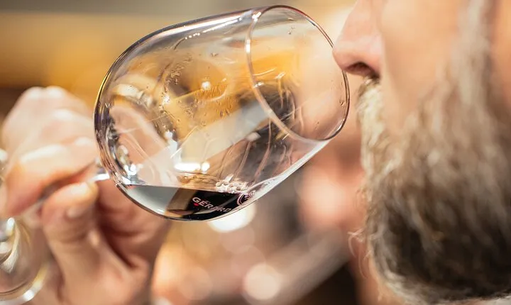 Discovery and Private Tasting of our Great Wines and Icons