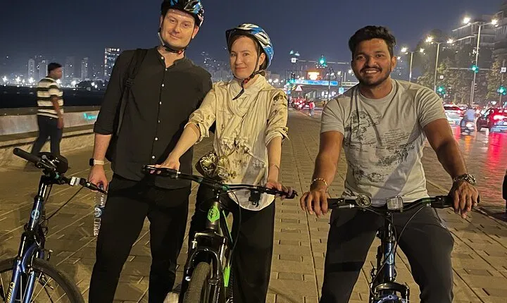 Guided Bike Tour of Mumbai's Highlights and Hidden Gems