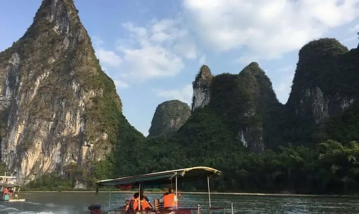 Short Li-River cruise from Yangdi to Xingping with English speaking Driver