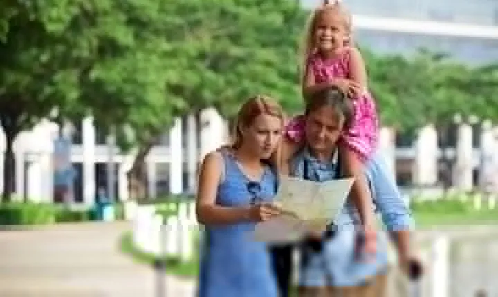 Explore London with your Family - Walking Tour