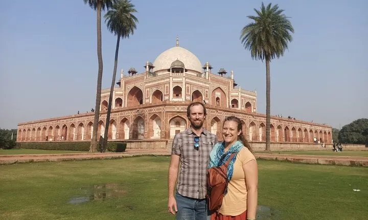 Old and New Delhi Full-Day Private Tour with Tuktuk Ride