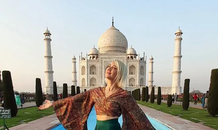 Day Trip to Agra from Delhi Including Taj Mahal and Agra Fort with Lunch