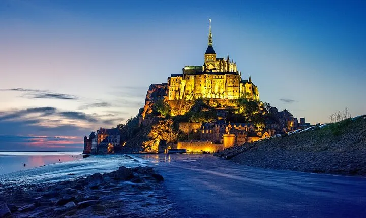 Private Mont-Saint-Michel And D-Day Beaches Tour from Paris