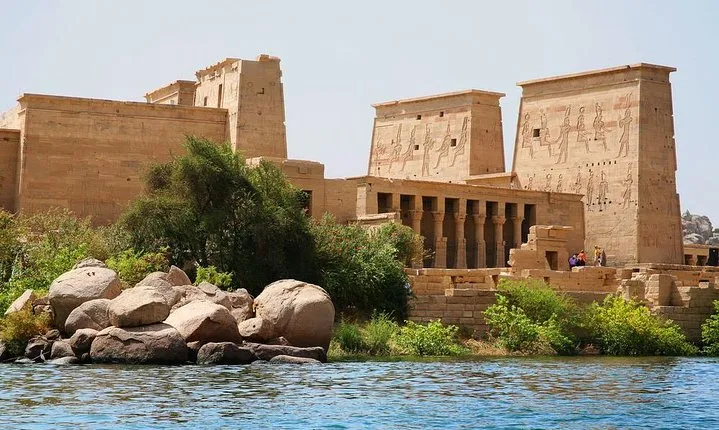 4-Days Nile Cruise From Aswan To Luxor Abu Simbel and Air Balloon