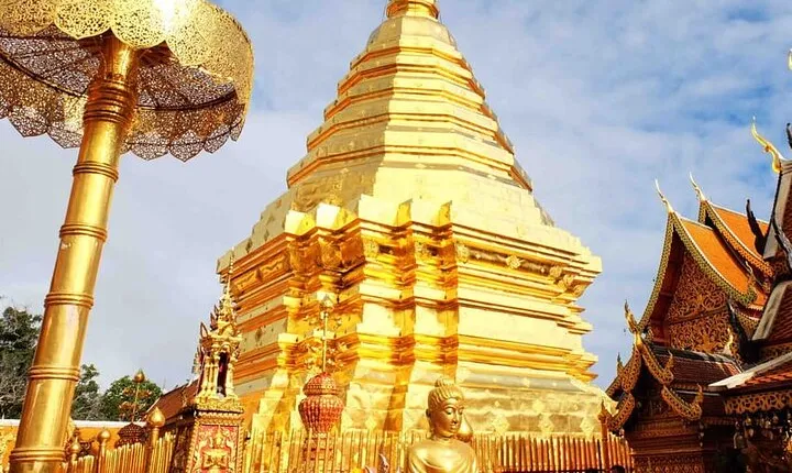 Private Day Tour Doi Suthep Temple and Handicraft Center