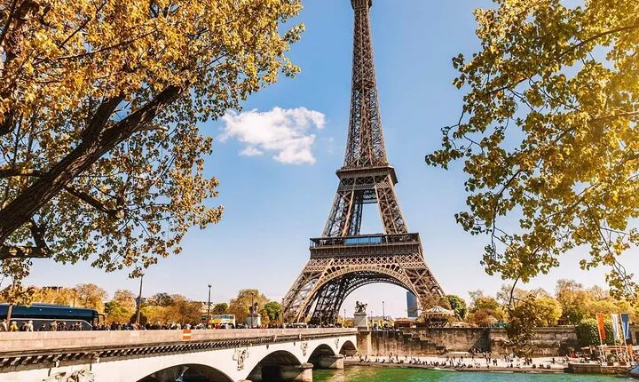 Eiffel Tower Audio Tour Experience