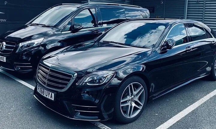 Limo Chauffeur Driving Transfers Services To St Pancras Station