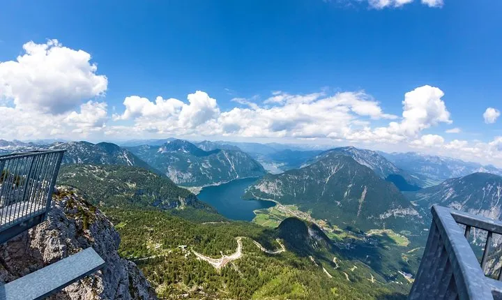 Hallstatt Tour with Visit of the 5fingers Viewing Platform or the Salt Mine