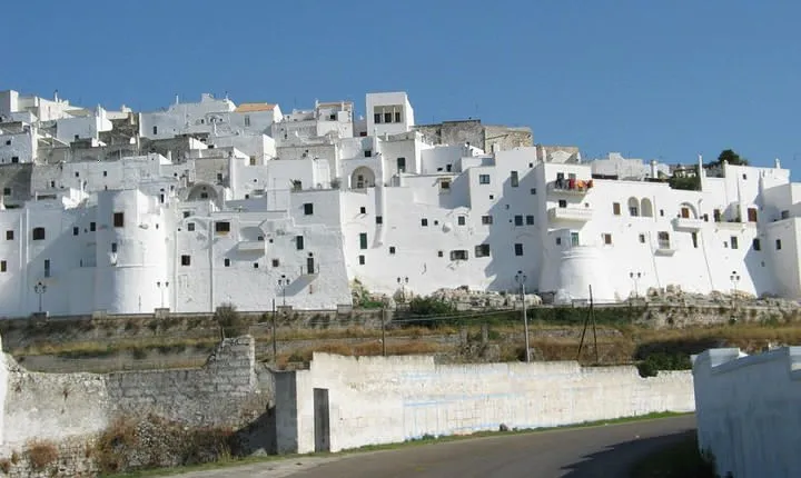 Ostuni private tour: Beautiful old white town