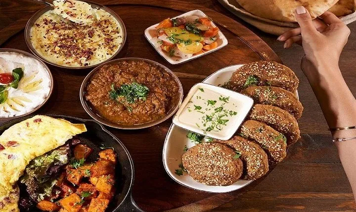 Cairo Walking Tour and Food Experience with Local Guide