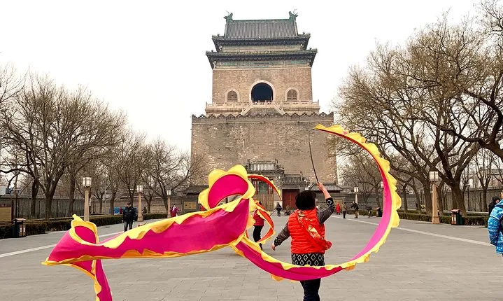 Explore the Hutongs at Houhai Lake area with the imperial afternoon Tea.