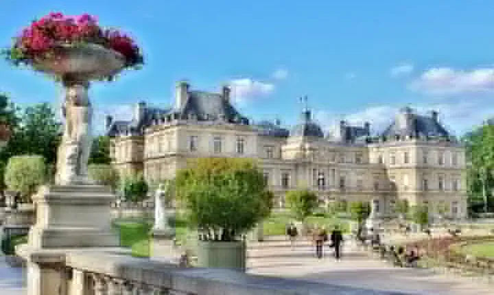 Paris Latin Quarter Walking Tour plus Seine River Cruise Option