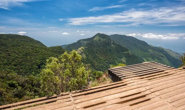 Misty Mountain Trails from Galle (2 Days)