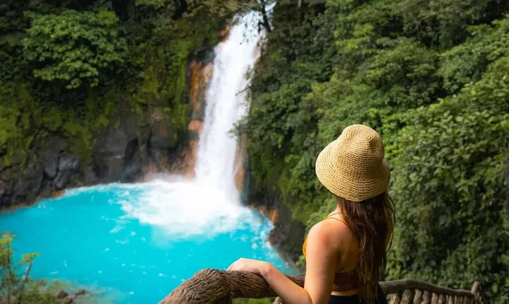 Private Transportation to Rio Celeste Round Trip from La Fortuna