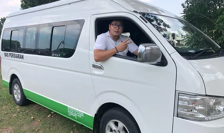 ~Chauffeur: Johor Bahru to Singapore Van Transfer