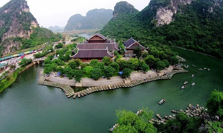Trang An - Bai Dinh Pagoda 1 Day Tour
