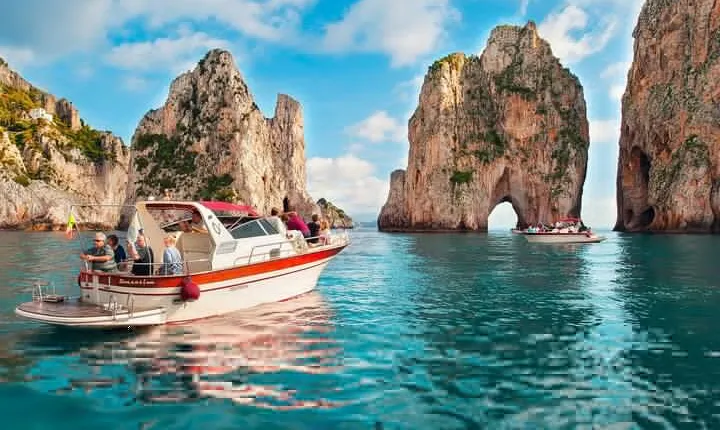 From SORRENTO: Stunning Capri! Full Day in a Private Boat