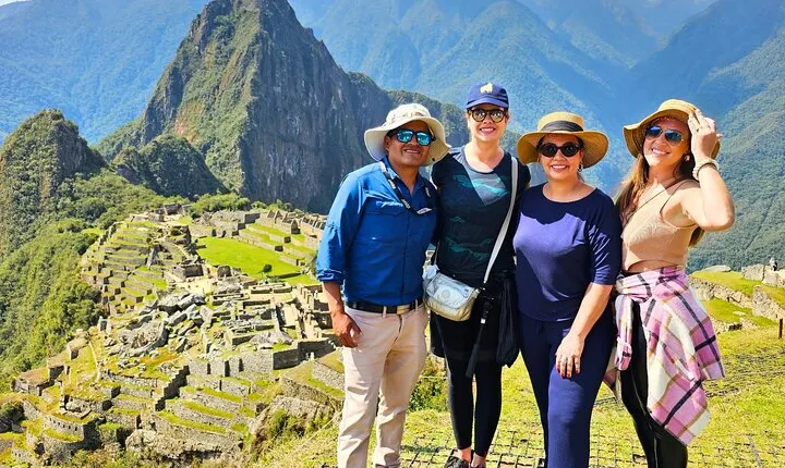 Sacred Valley and Machu Picchu 2 Day Tour with Accommodation