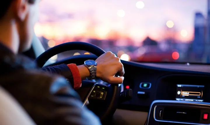 Private Van Transfer from CDG Airport To Versailles