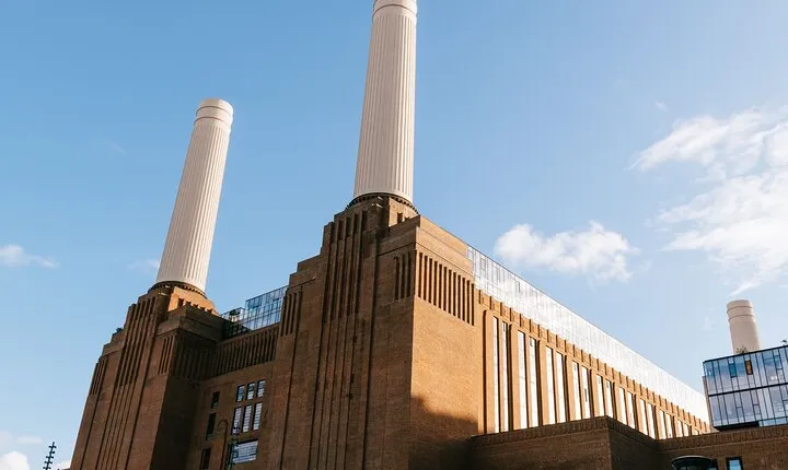 The Chimney Lift at Battersea Power Station