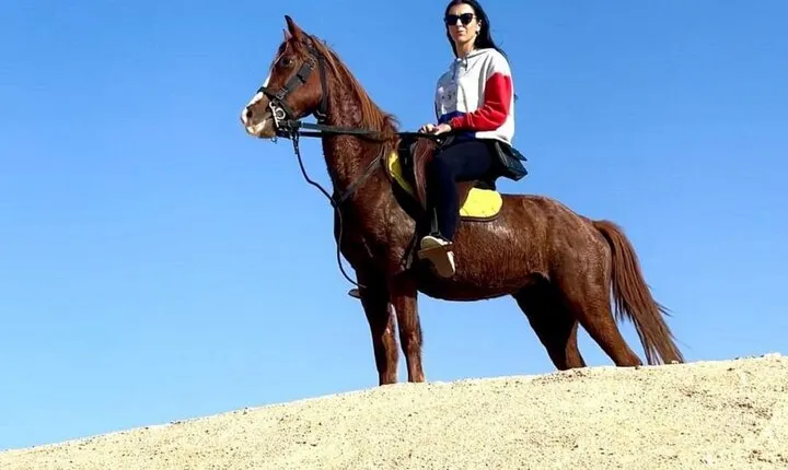 2-Hour Horse Ride, Bedouin Dinner & Egyptian Show - Sharm Sheikh