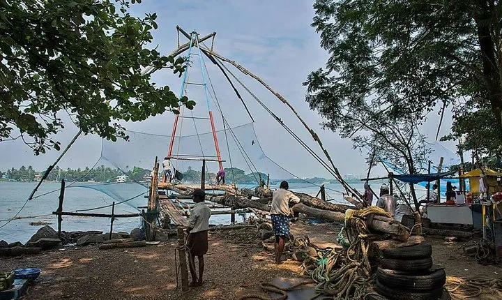 Kochi Tour Guide -A Heritage walking tour in Fort kochi and Mattancherry !