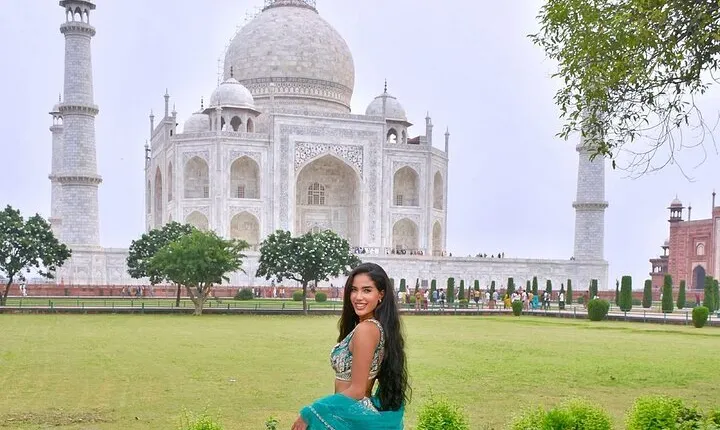 Delhi : Sunrise Taj Mahal, Agra Fort & Baby Taj with 5 star Lunch