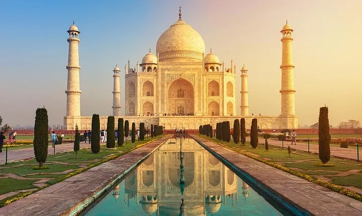 Same Day Agra Tour With Fatehpur Sikri