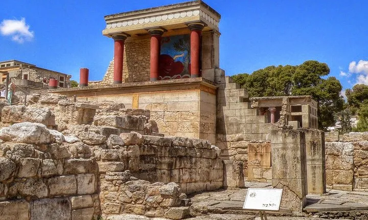 Half Day Private Tour to Knossos Palace (Skip the line) & Panoramic City Tour