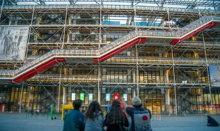 Worktown Games: Private Self-Guided Walking Tours in Paris