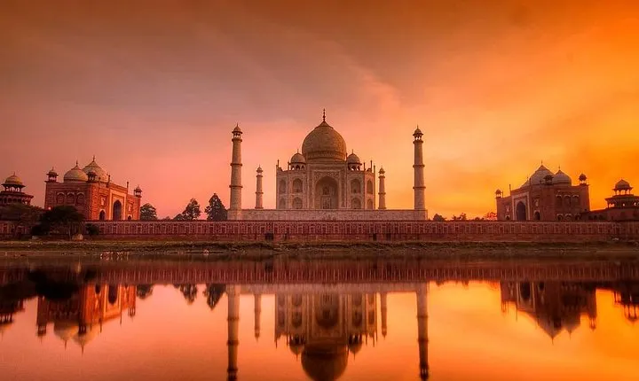 Agra Full-day Tour by Toyota Fortuner Car