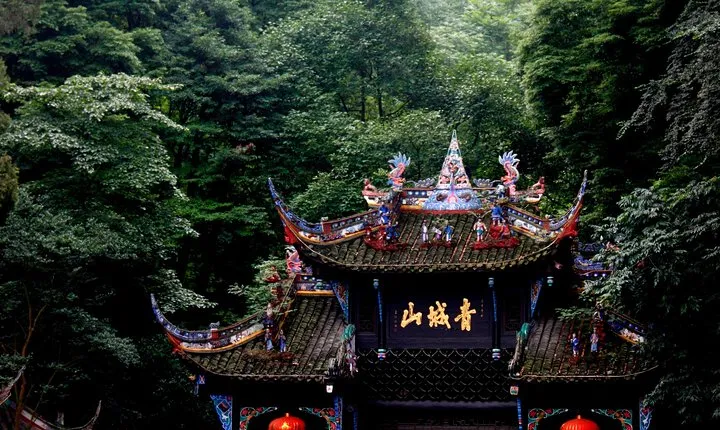 Dujiangyan and Taoist Mount Qingcheng Day Tour