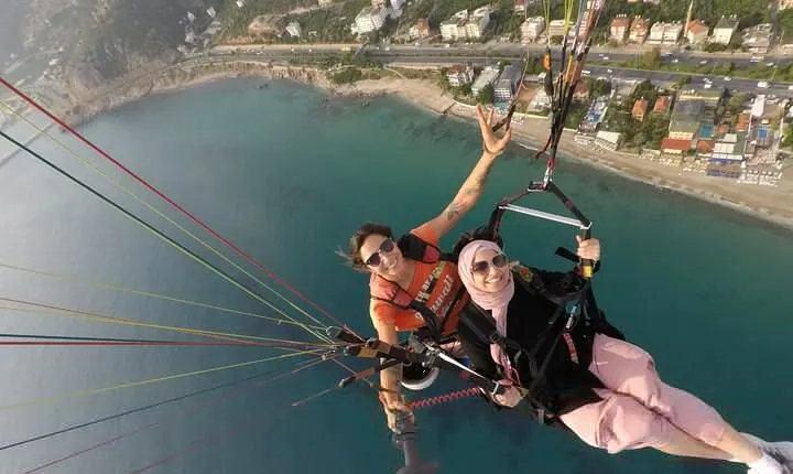Halal Tandem Paragliding With Licensed Woman Pilot in Alanya