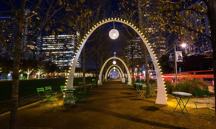 Sip, Savor and Sparkle Holiday Dining Experience