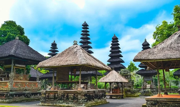 Mengwi Temple, Monkey Forest, Tanah Lot & Royal Balinese Dinner