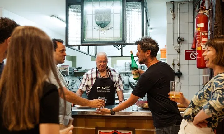 Small Group Basque Gastronomic Society Dinner & Hondarribia Visit